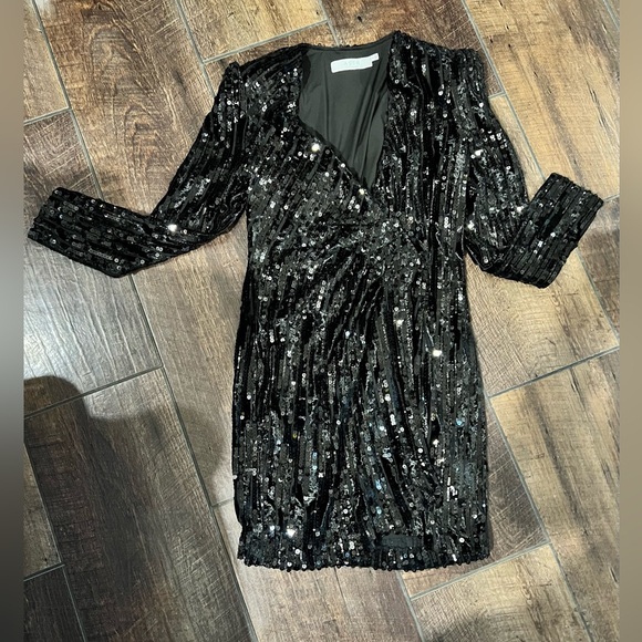 ASTR The Label Paris Sequin Velvet Wrap Dress Mini Special Occasion Party - Picture 5 of 9